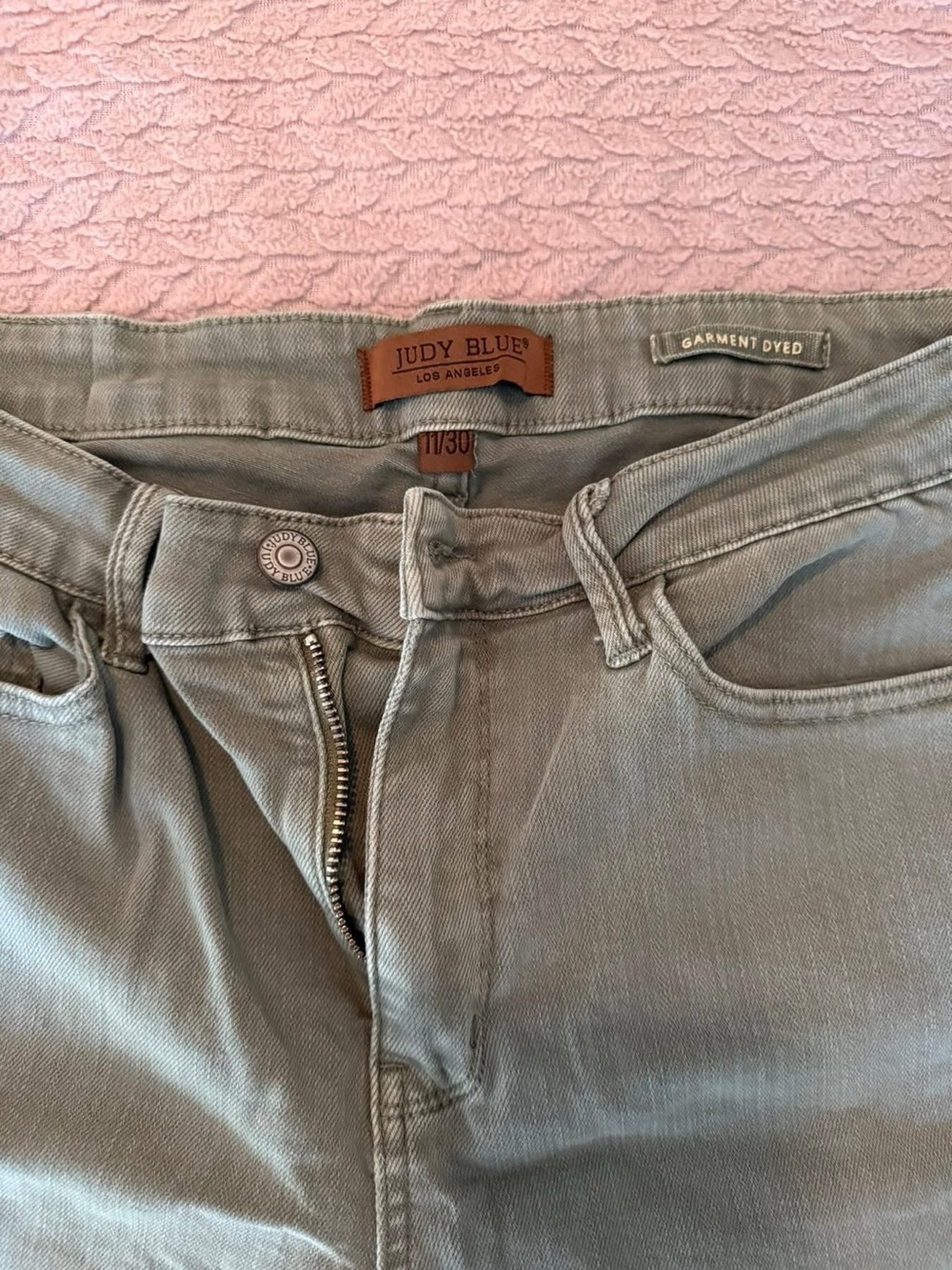 Judy Blue Capris - Picture 2 of 2